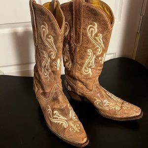 Women’s leather boots